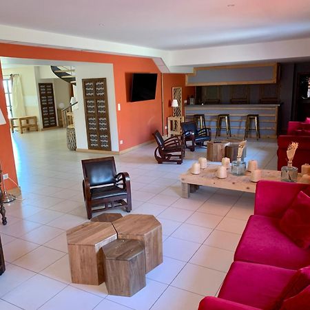 Mas Des Terres Rouges Villa Vezenobres Buitenkant foto