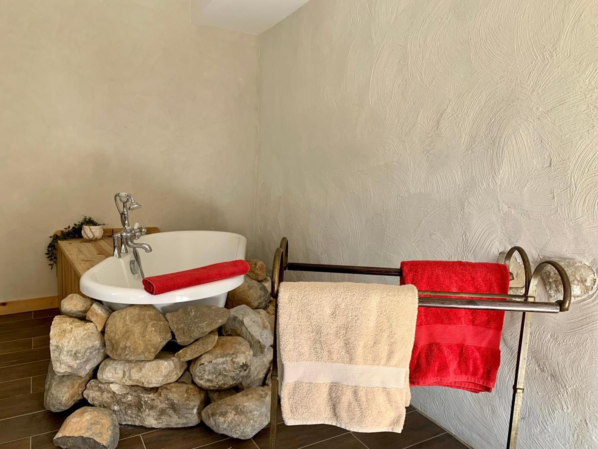Mas Des Terres Rouges Villa Vezenobres Buitenkant foto